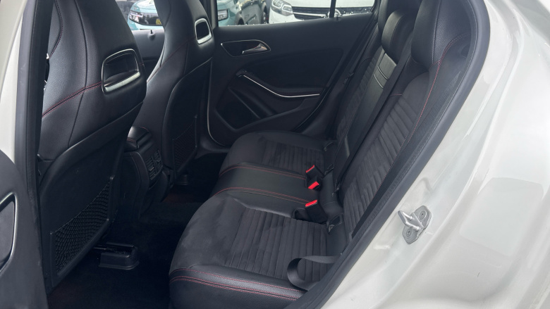 Mercedes-Benz GLA 220d 4Matic AMG Line 5dr Auto [Prem Plus] Diesel Hatchback